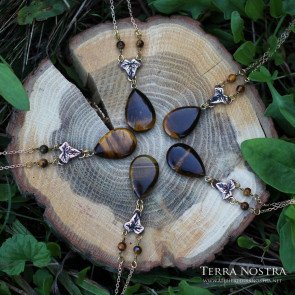 "Helia" necklace — Tiger eye