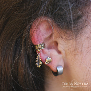 "Promessa" Ear cuff — With leaf