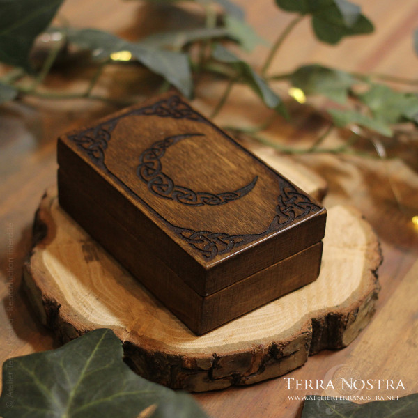 "Luna" celtic wooden box