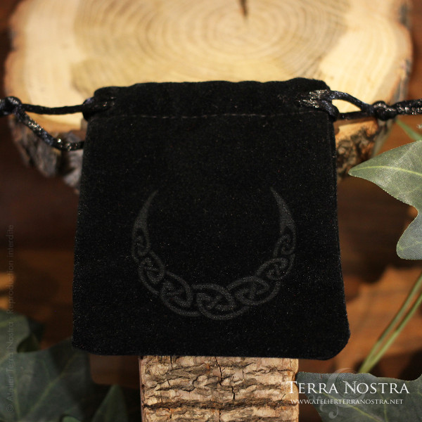 "Luna" black velvet pouch