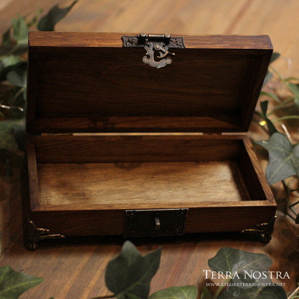 "Alaudā" wooden box