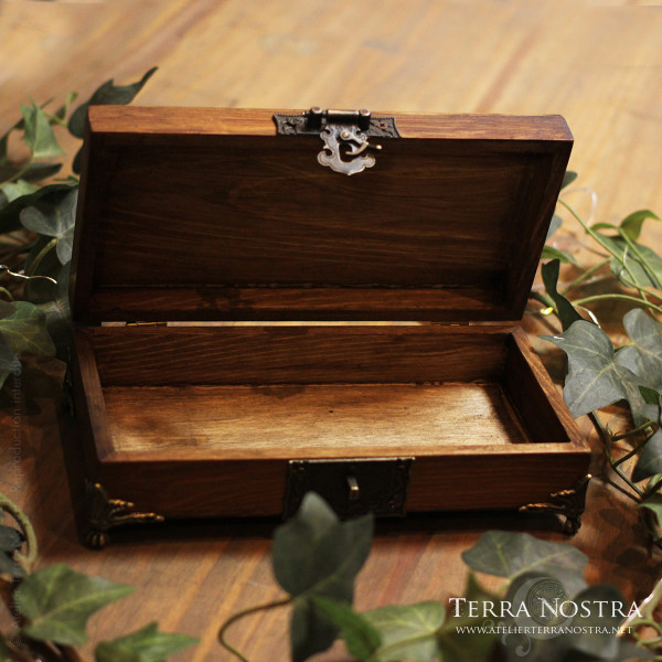 "Alaudā" wooden box