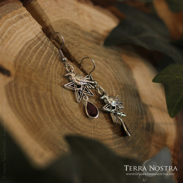 Boucles d'Oreilles "Bewitched" witchy / Gothiques avec pentacle et corbeau