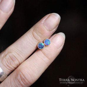 Paire de puces d'oreilles en opale doublet d'Australie
