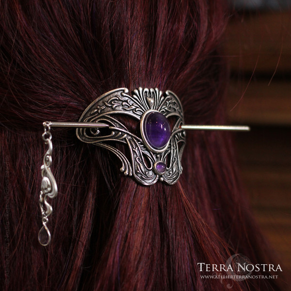 "Yleval" hair clip