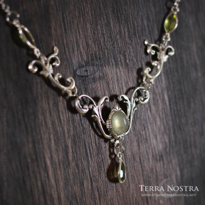 Collier elfique "Iluisà" en pierres naturelles