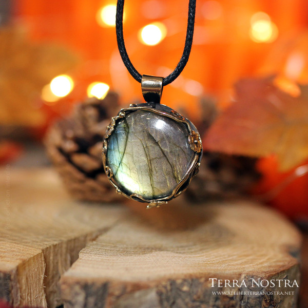 Pendentif réversible "Aki" — Labradorite verte et cuivrée