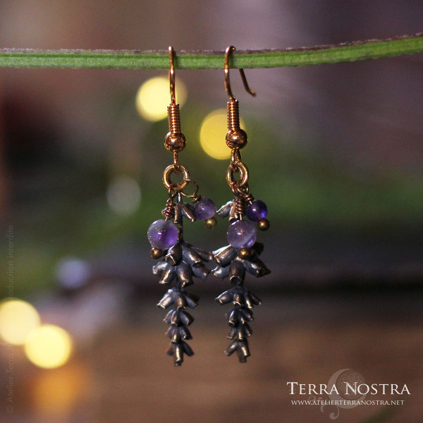 "Meio" lavender earrings