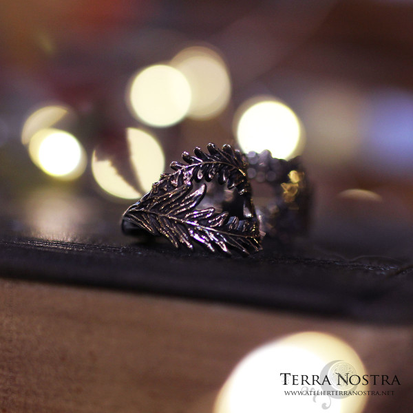 "Alessa" fern ring