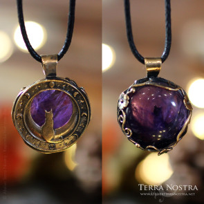 "Hallow" Reversible pendant — Amethyst