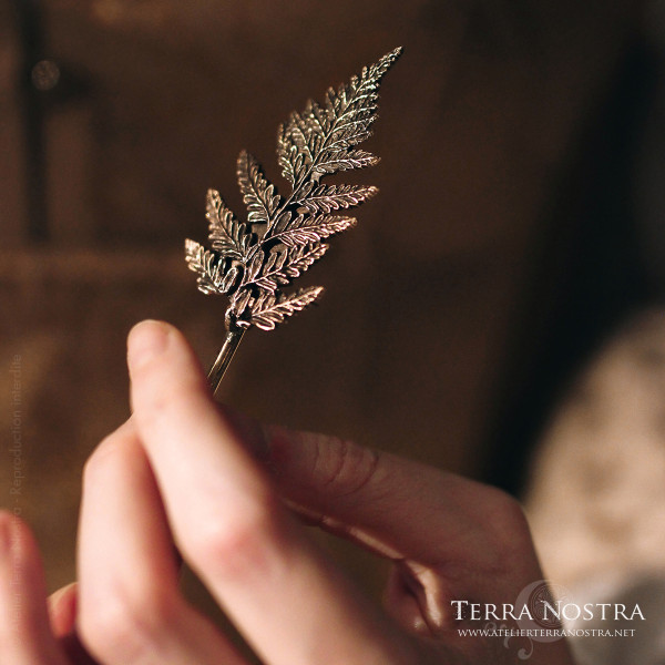 "Alessa" fern bronze hair pin