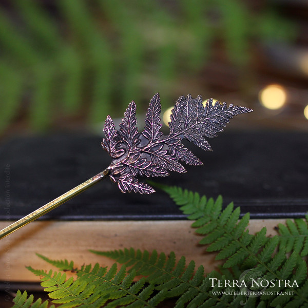 "Alessa" fern bronze hair pin