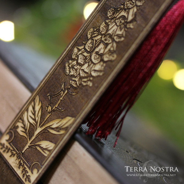 Marque-page en bois "Elysia"