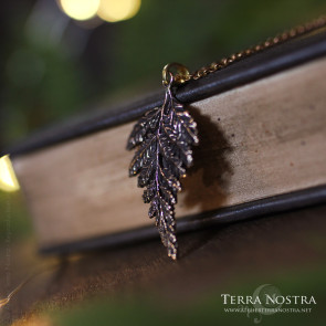 "Alessa" small fern pendant — without stone