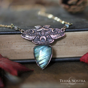 "Moho" Necklace — Labradorite