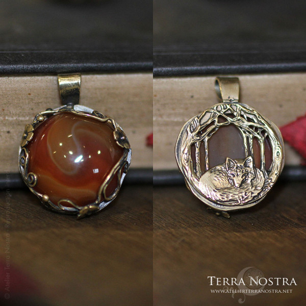 copy of "Kettu" Reversible pendant — Carnelian