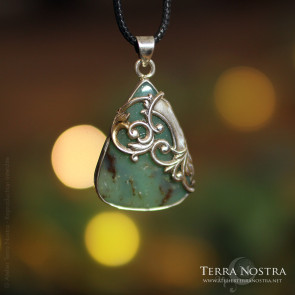 "Labradora" pendant — Chrysoprase