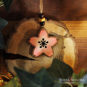 Ornement à suspendre en bois — "Sakura" pendant