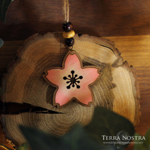 Ornement à suspendre en bois — "Sakura" pendant