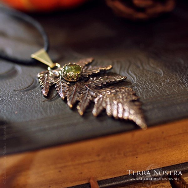 "Alessa" fern pendant with vesuvianite