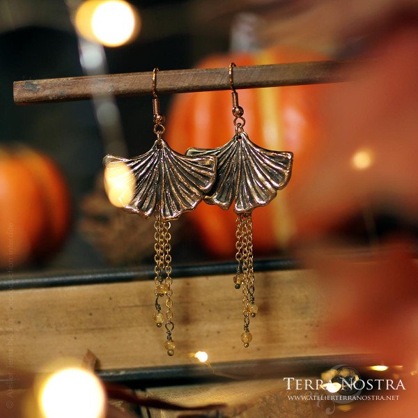 "Kino" ginkgo earrings — Bronze and gemstones