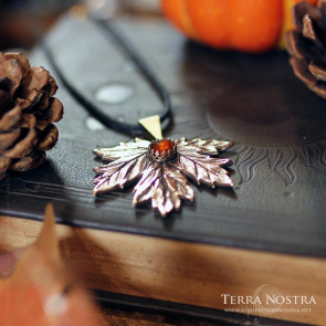 "Kaede" maple pendant with orange kyanite