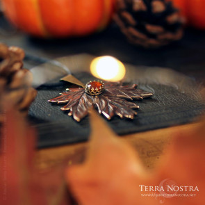 "Kaede" maple pendant with orange kyanite