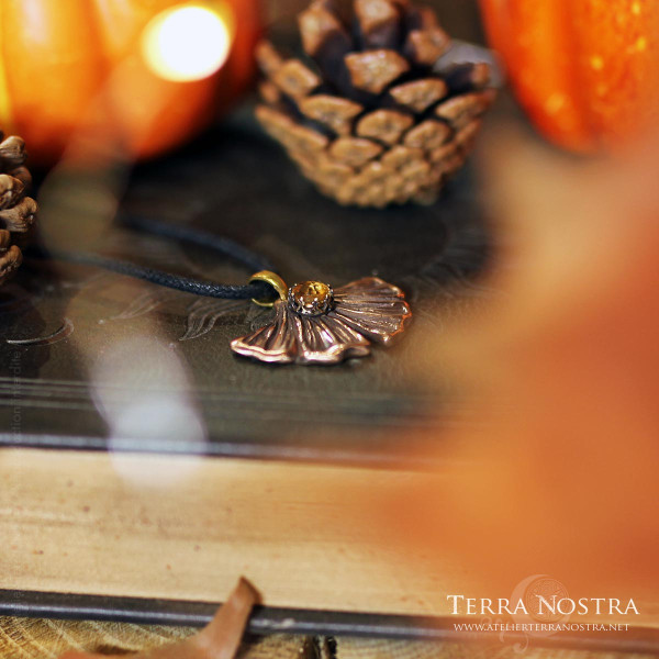 "Kino" small ginkgo pendant with citrine