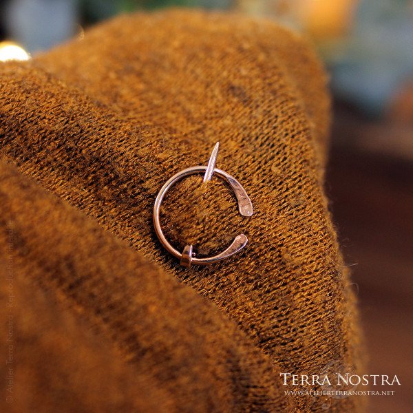 copy of "Hedera" fibula