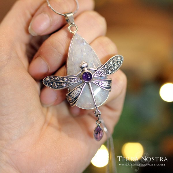 Pendentif "Odonata Nila" — Labradorite blanche