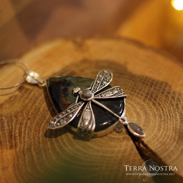 Pendentif "Odonata Nila" — Labradorite multicolore