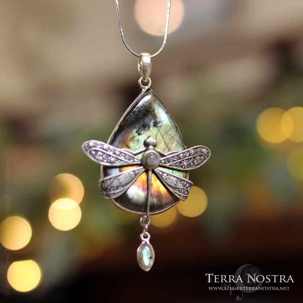 Pendentif "Odonata Nila" — Labradorite multicolore