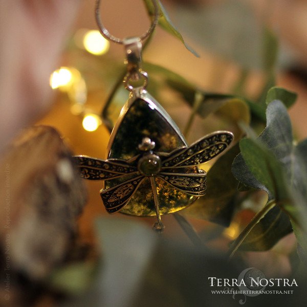 Pendentif "Odonata Nila" — Agate mousse et péridot