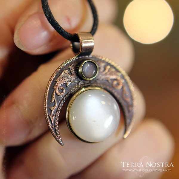Pendentif "Skiä" — Pierre de Lune