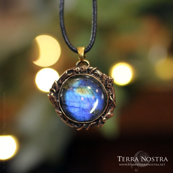 Pendentif "Sol" en bronze et Labradorite bleue