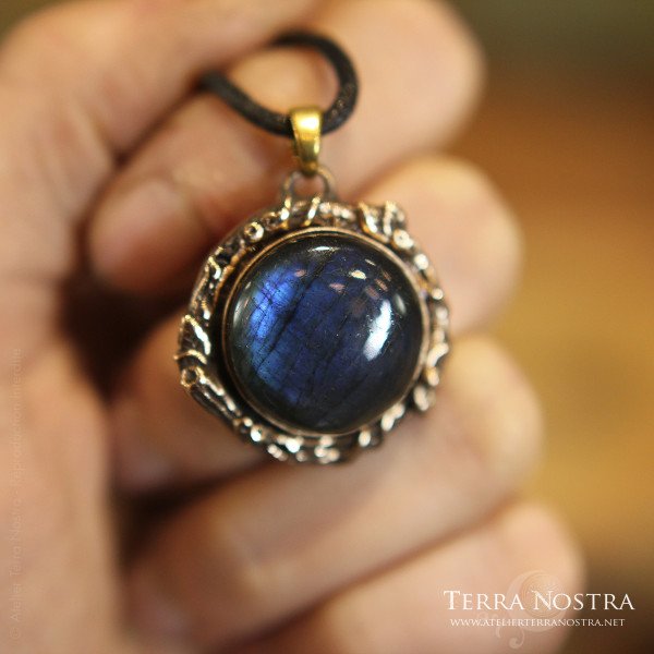 "Sol" bronze and labradorite pendant