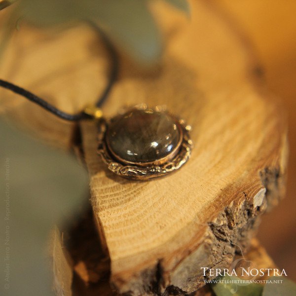 "Sol" bronze and purple labradorite pendant