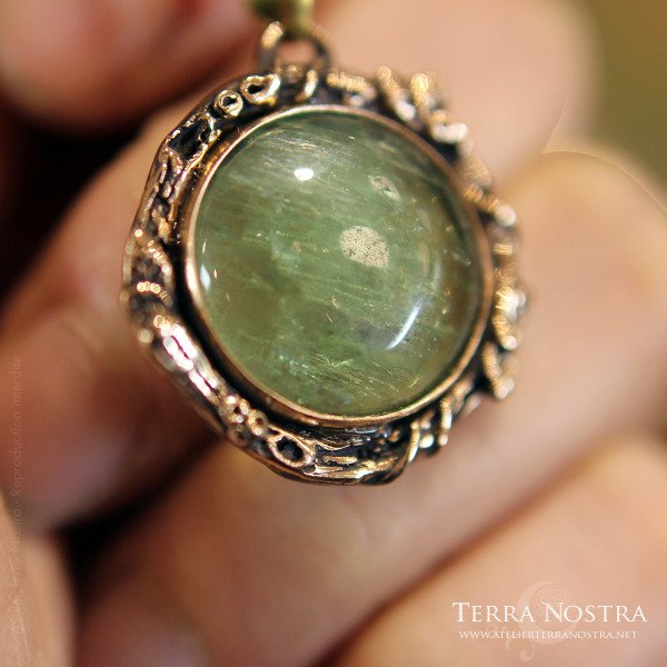Pendentif "Sol" en bronze et Fluorite verte