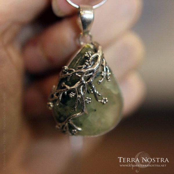 Pendentif "Primavera" — Préhnite