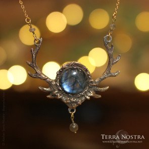 copy of "Sika" bronze and labradorite necklace
