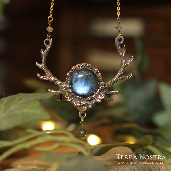 copy of "Sika" bronze and labradorite necklace