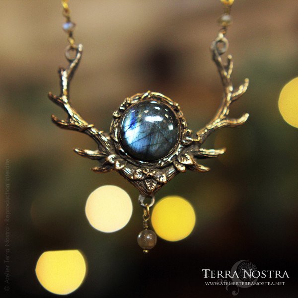 copy of "Sika" bronze and labradorite necklace