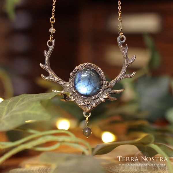 copy of "Sika" bronze and labradorite necklace