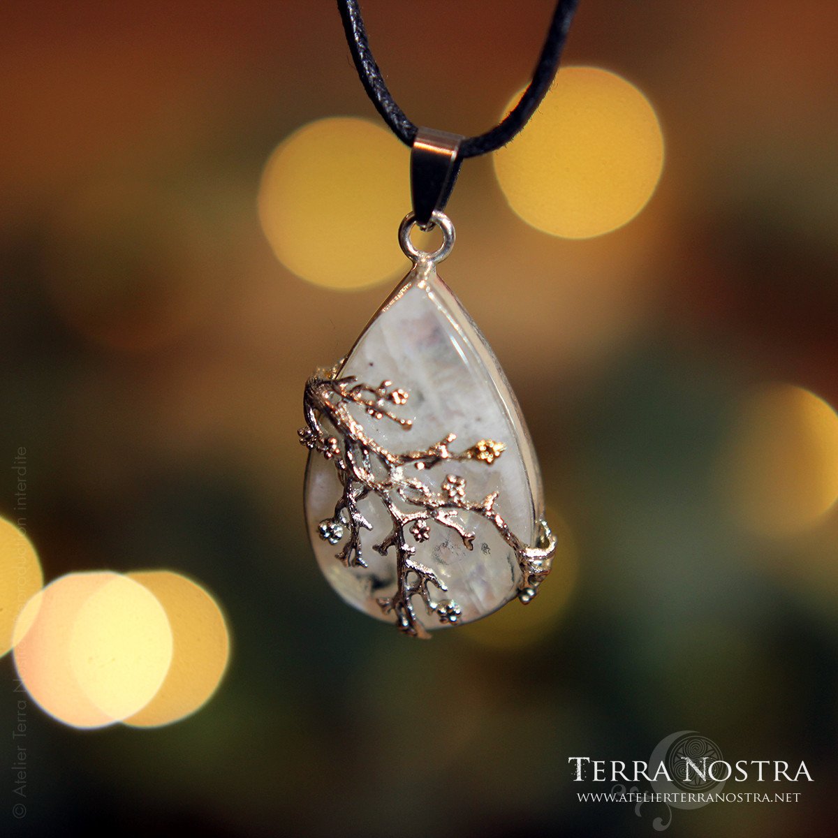 Pendentif "Primavera" — Pierre de lune arc-en-ciel