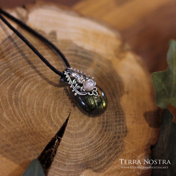 "Elixir" pendant — Labradorite