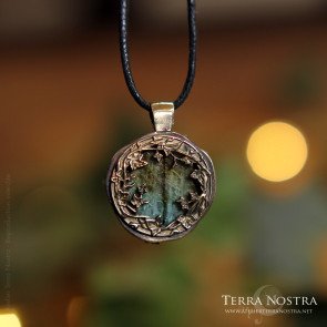 "Hedera" Reversible pendant — Labradorite
