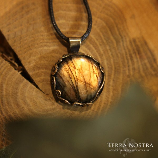 Pendentif réversible "Hallow" — Labradorite