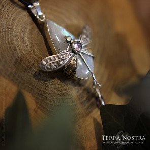 "Odonata Nila" Pendant — Rainbow moonstone