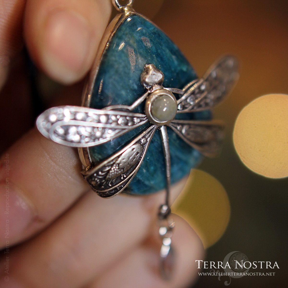 Grand pendentif "Odonata Nila" — Apatite