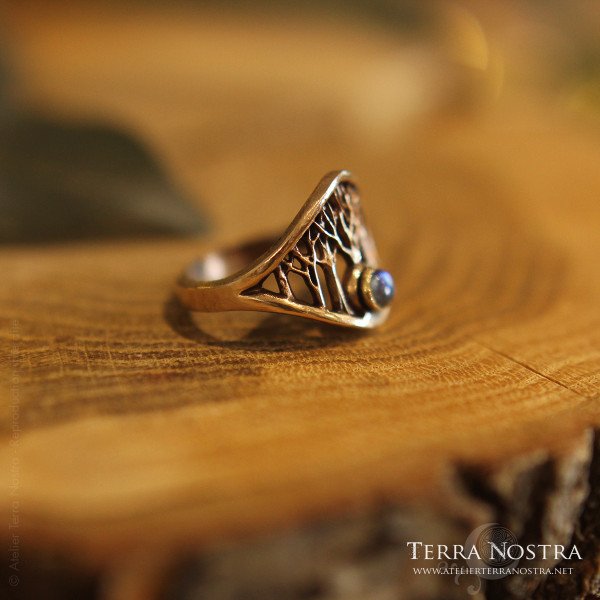 Mori ring — Labradorite (size 55)